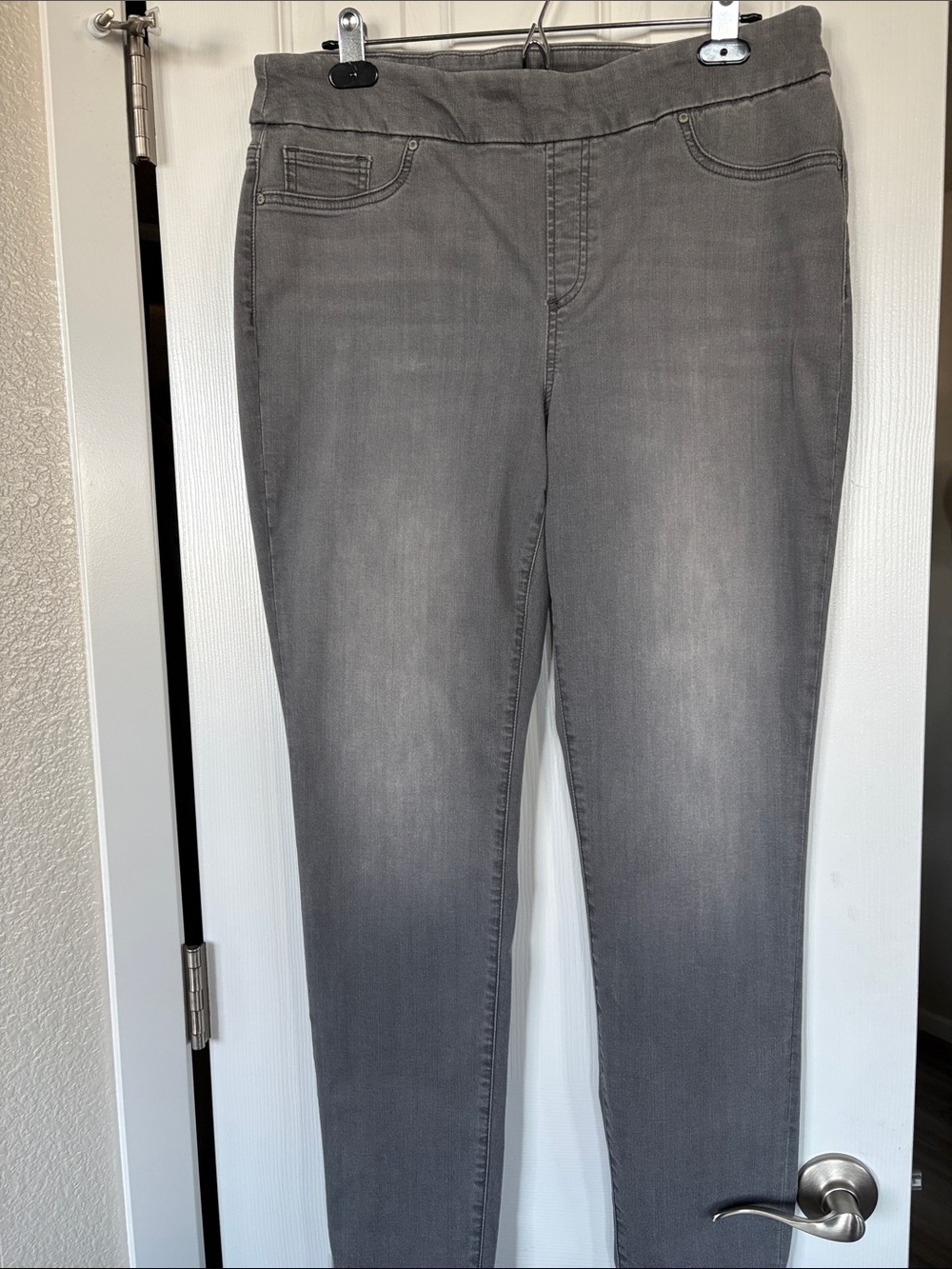 Chico's Gray Slim Stretch Jeggings Chico’s Size 1.5R US 10R NWOT Retails $90